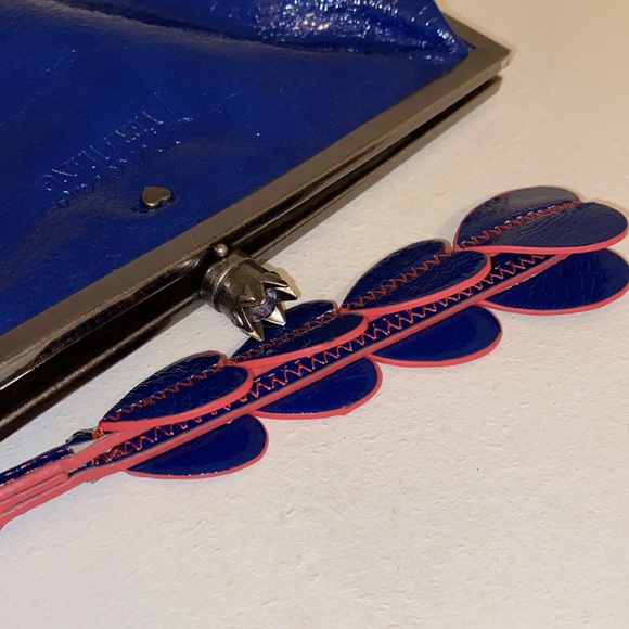 Princess by Vera Wang wristlet - Picture 6 of 6